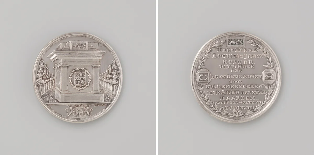 Oprichting van een monument in Den Hout bij Haarlem door burgemeesters en raad, ter ere van het vierde eeuwfeest van de uitvinding van de boekdrukkunst by Vries & Zoon, De, metalwork, 1823