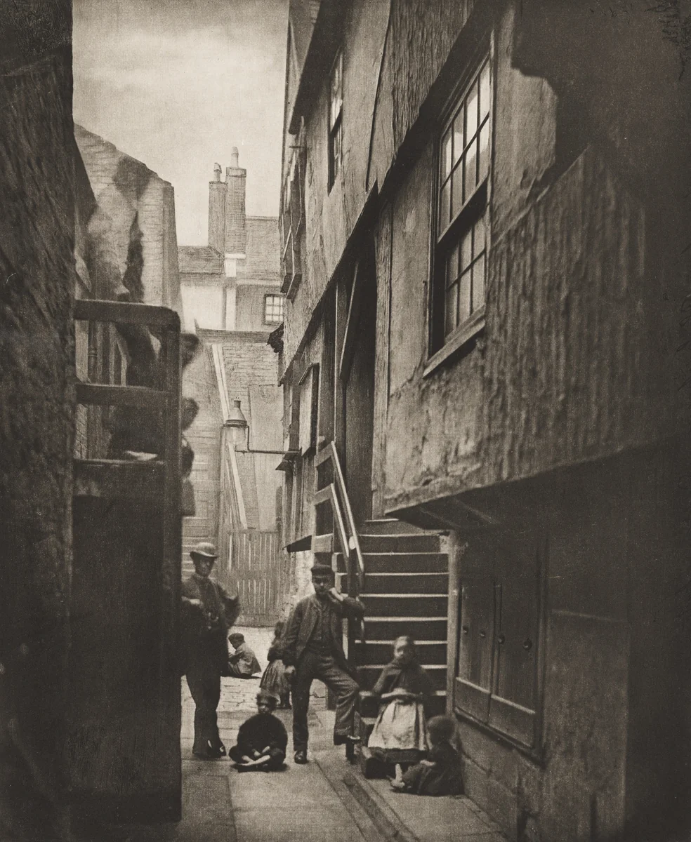 Close No. 28 Saltmarket by Thomas Annan, photograph, 1868