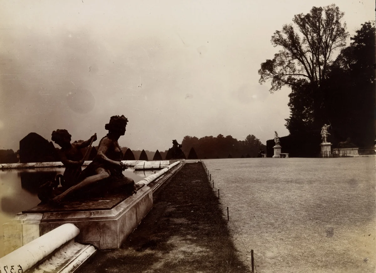 Versailles, Le Parc by Eugène Atget, photograph, 1902