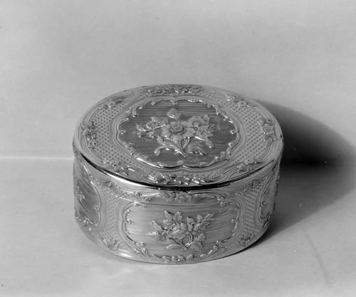 Snuffbox by Jean-Charles-Simphorien Dubos, metalwork, 1760-1761
