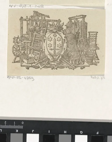 Vignet met het wapen van de stad Haarlem te midden van werktuigen uit de lakenhandel by Isaac Vincentsz. van der Vinne, print, 1681-1740