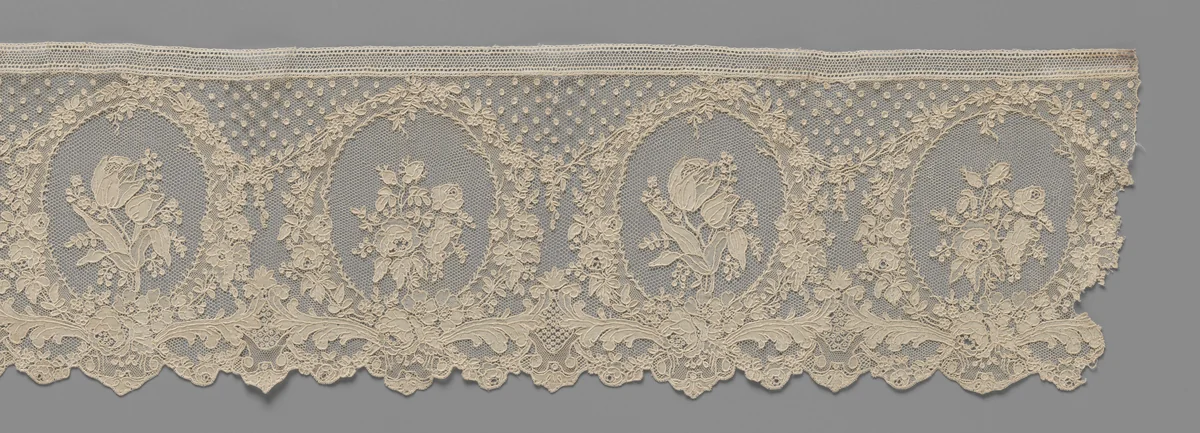Strook naaldkant met tulp en rozentak in medaillons by anonymous, other, 1850-1860