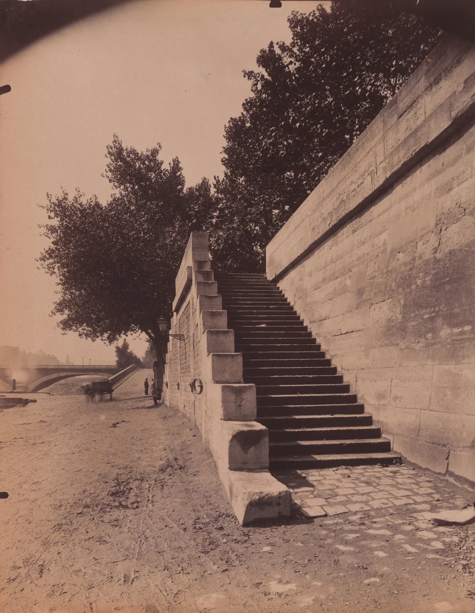 Port de l'Hôtel de Ville by Eugène Atget, photograph, 1912