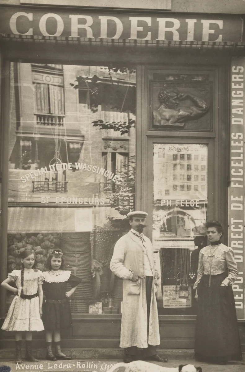 Corderie, Spécialité de wassingues et épongeurs, Dépôt direct de ficelles d’Angers, Ph. Felce, Avenue Ledru-Rollin, Plaque Guilleminot by Unidentified Photographer, photograph, 1905