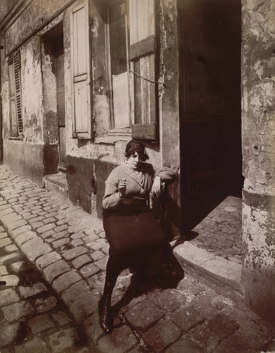 La Villette, fille publique faisant le quart, 19e by Eugène Atget, photograph, 1921