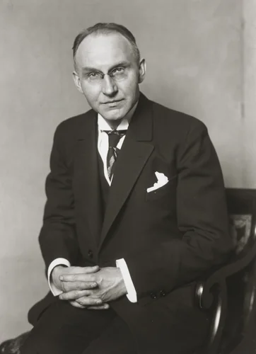 Writer and Literary Critic [Dettmar Heinrich Sarnetzki] by August Sander, photograph, 1926