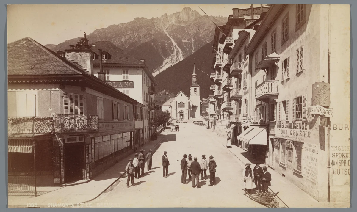Straat in Chamonix by anonymous, photograph, 1870-1900