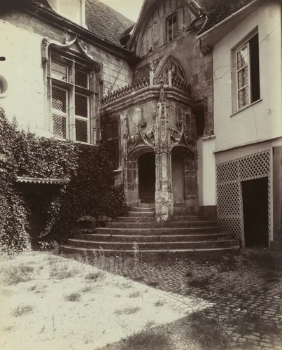 Beauvais, rue de l'Abbé Gelée by Eugène Atget, photograph, 1904