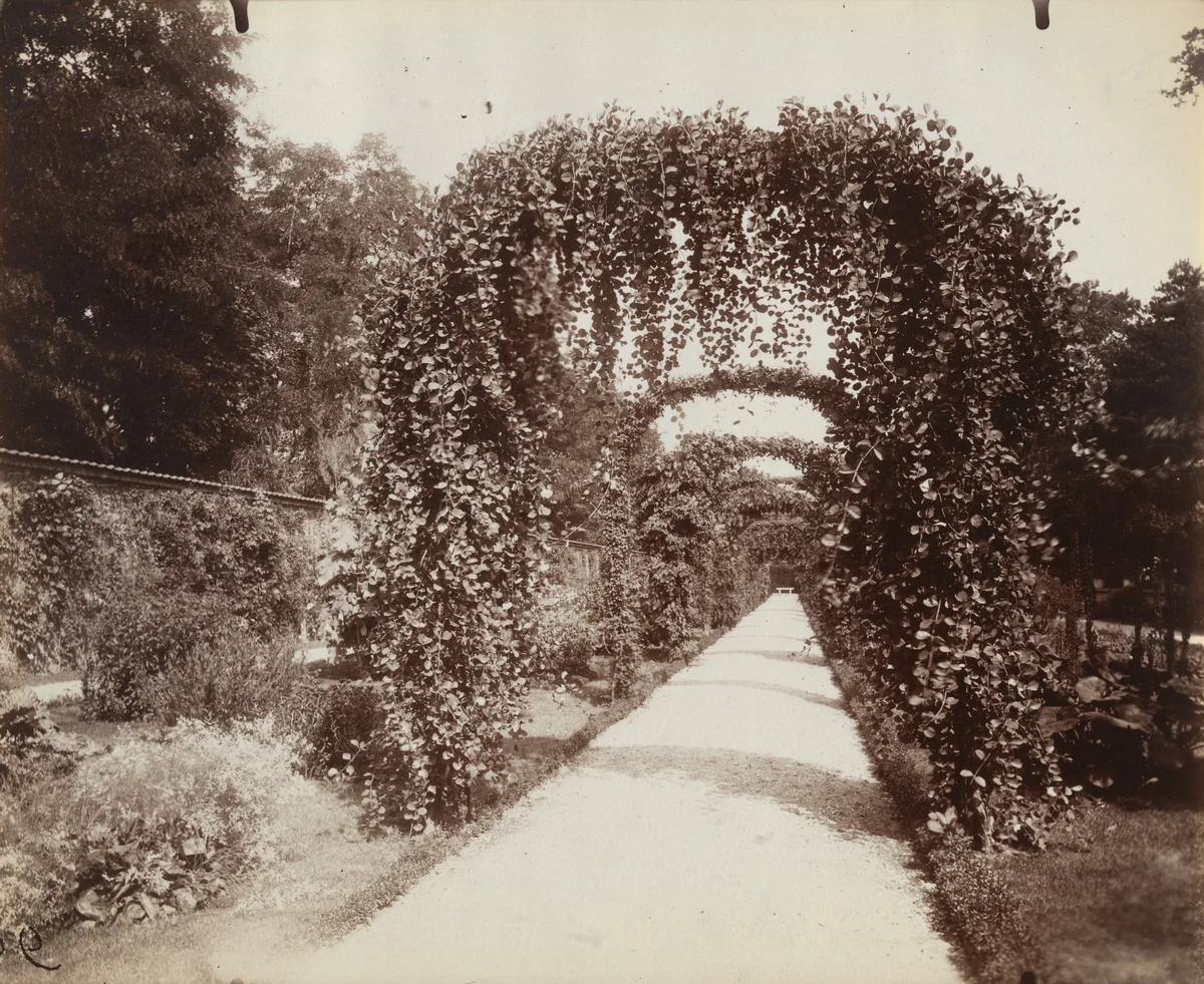 Bagatelle by Eugène Atget, photograph, 1919