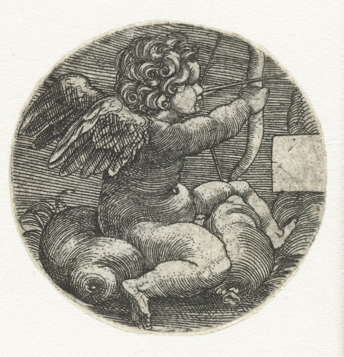 Cupido met pijl en boog gezeten op een kussen by Unknown, print, 1512-1599