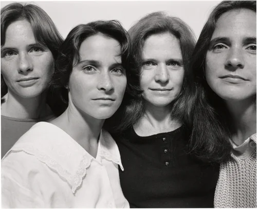 The Brown Sisters, Cambridge, Massachusetts by Nicholas Nixon, photograph, 1986