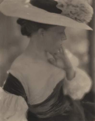 Mrs. Clarence H. White by Clarence H. White, photograph, 1906