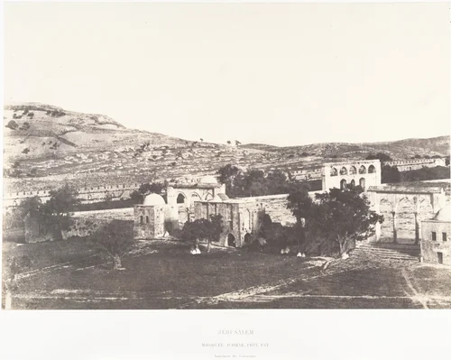Jérusalem, Mosquée d'Omar, côté Est, Intérieur de l'enceinte, 2 by Auguste Salzmann, photograph, 1854-1859