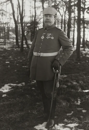 Captain by August Sander, photograph, 1915