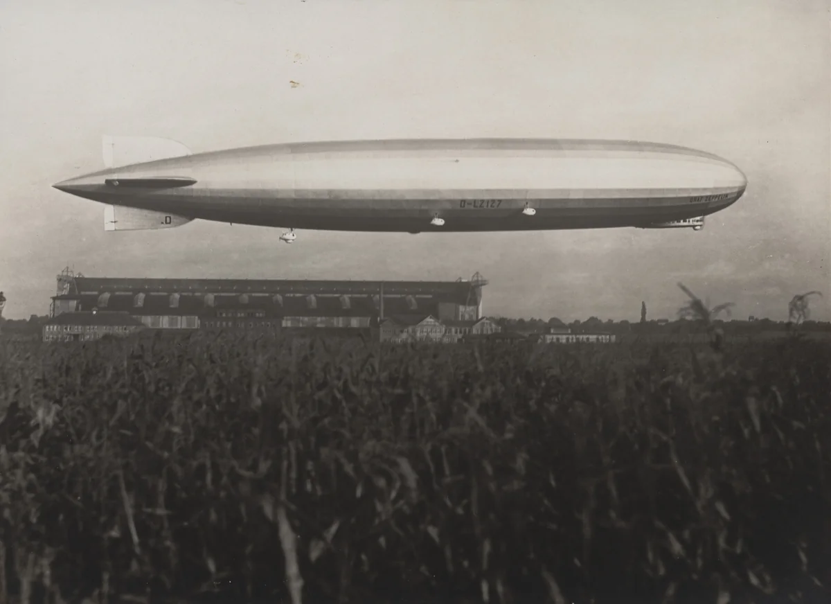 L Z 127 in Flight from the album L Z 127: Graf Zeppelin (1926) by Unidentified Photographer, photograph, 1926