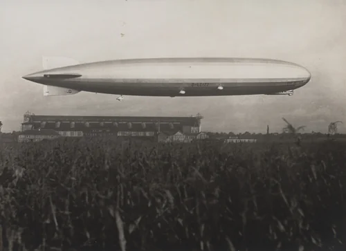 L Z 127 in Flight from the album L Z 127: Graf Zeppelin (1926) by Unidentified Photographer, photograph, 1926