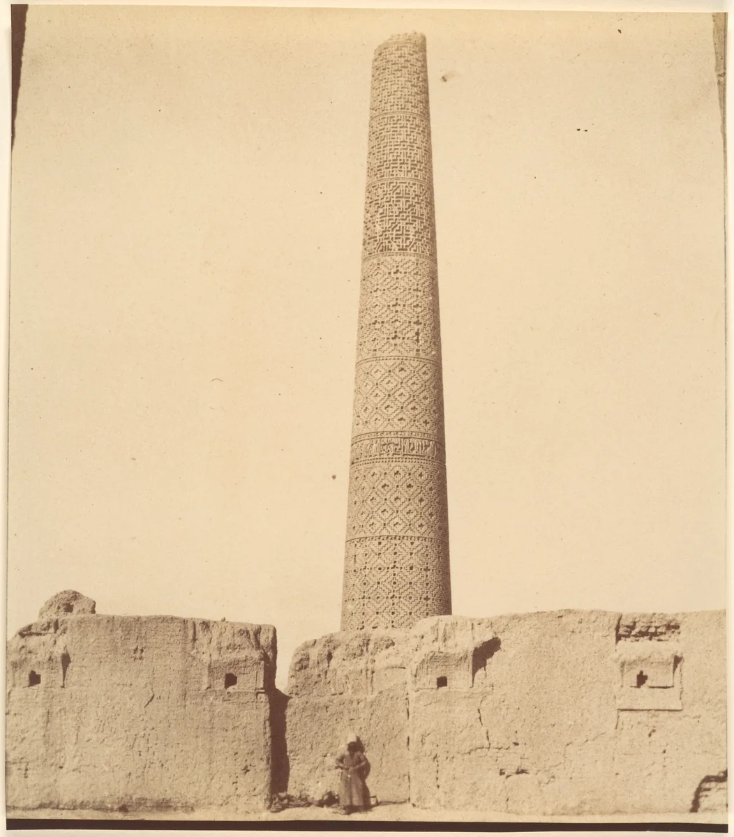 [Minaret of the Mosque of 40 Columns, Chehel Dokhtar, 359b.] by Luigi Pesce, photograph, 1840-1869