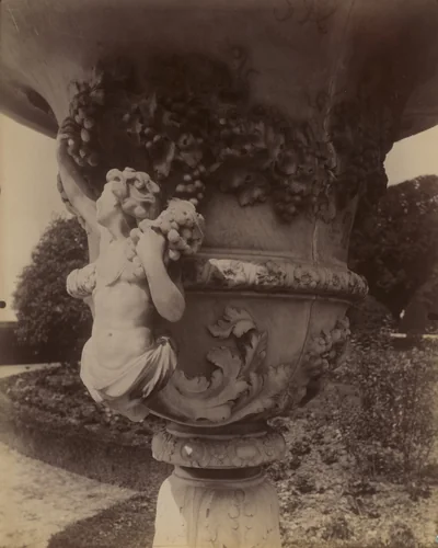 Parc de Versailles by Eugène Atget, photograph, 1905