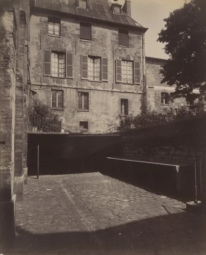 Ancien couvent des Carmes. Rue de Vaugirard 70 by Eugène Atget, photograph, 1914