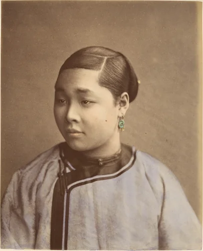 Fille de Shanghai by Raimund von Stillfried, photograph, 1870-1879