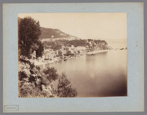 Gezicht op de kust van Salerno by anonymous, photograph, 1851-1900