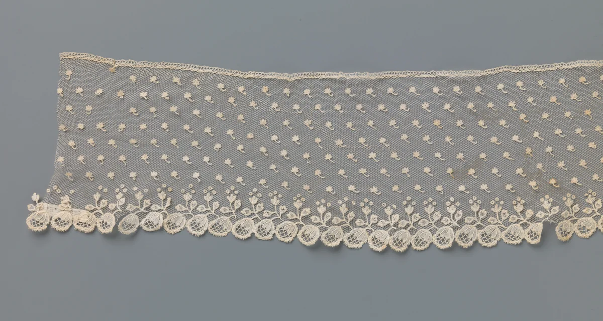 Strook applicatiekant met een rand ovale bloemen onder een strooipatroon van blaadjes by anonymous, other, 1800