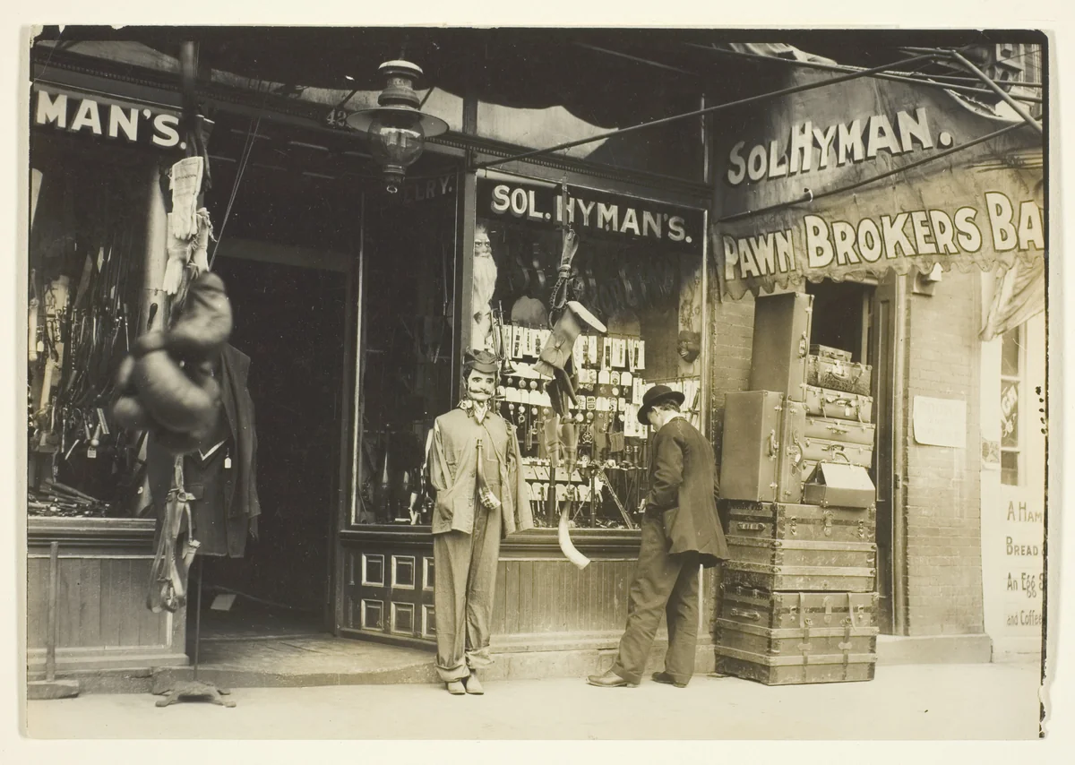 Guns for Sale, Nashville by Lewis Wickes Hine, photograph, 1910