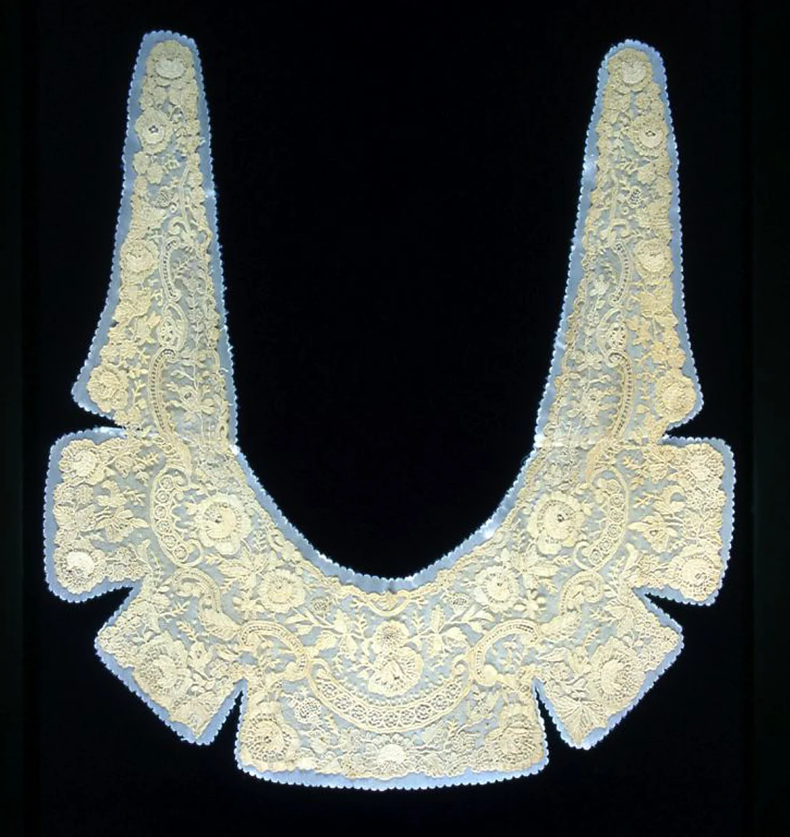 Collar by Belgium, textile, 1880-1890