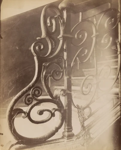 6 Rue de Fourcy by Eugène Atget, photograph, 1910