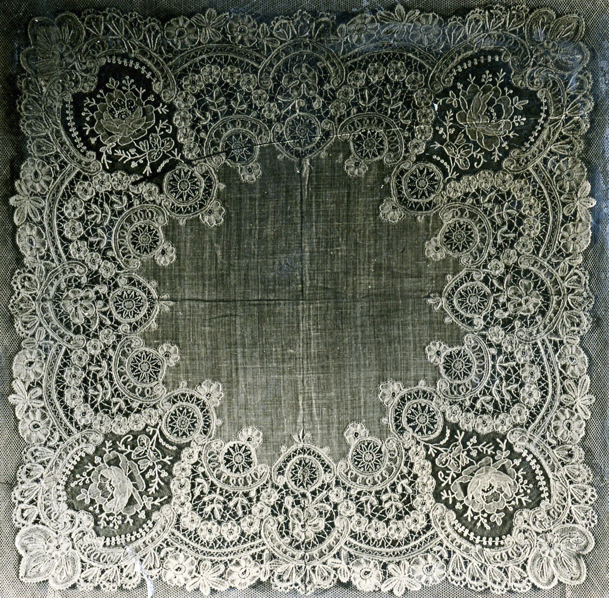 Handkerchief by Belgium, textile, 1875-1900