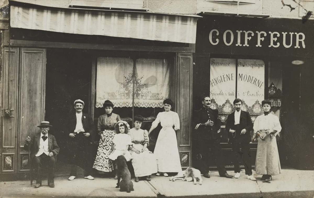 Boulangerie et coiffeur, Agen by Unidentified Photographer, photograph, 1907