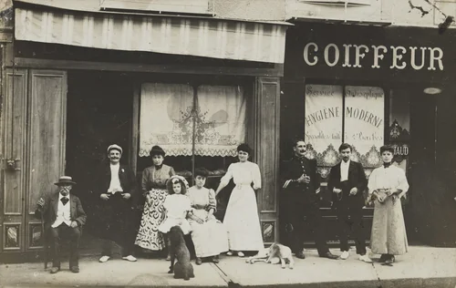 Boulangerie et coiffeur, Agen by Unidentified Photographer, photograph, 1907