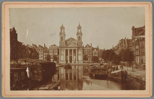 Gezicht op de Mozes en Aäronkerk in Amsterdam by anonymous, photograph, 1855-1880