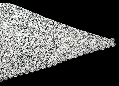 Half Shawl by England, Honiton, textile, 1850-1869