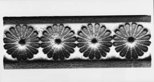 Border Tile by J. and J. G. Low Art Tile Works, artwork, 1878-1881