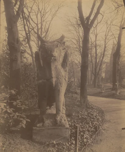 Jardin de Cluny by Eugène Atget, photograph, 1907