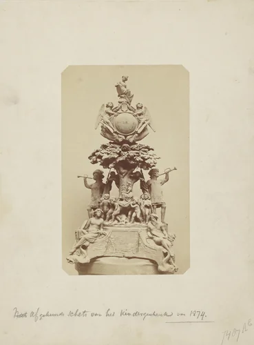 Ontwerp voor het huldebewijs aangeboden aan koning Willem III door de Nederlandse jeugd in 1874 by anonymous, photograph, 1874