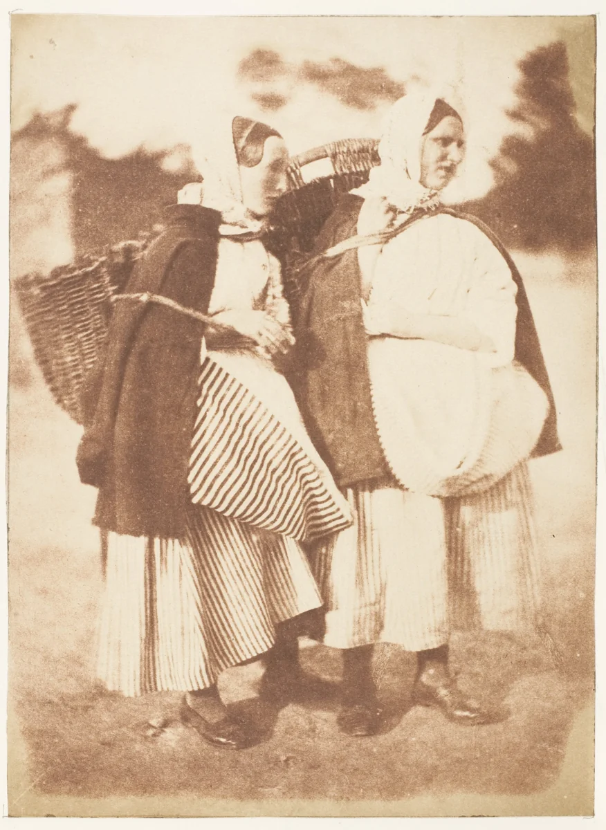 Newhaven Fishwives by Hill and Adamson, photograph, 1843-1847