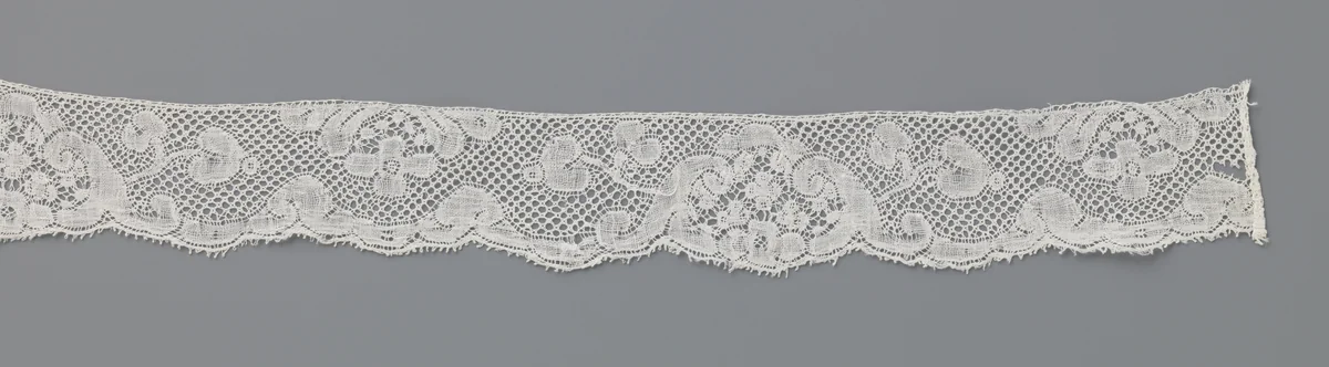 Strook kloskant met driehoekige medaillons by anonymous, other, 1725-1749