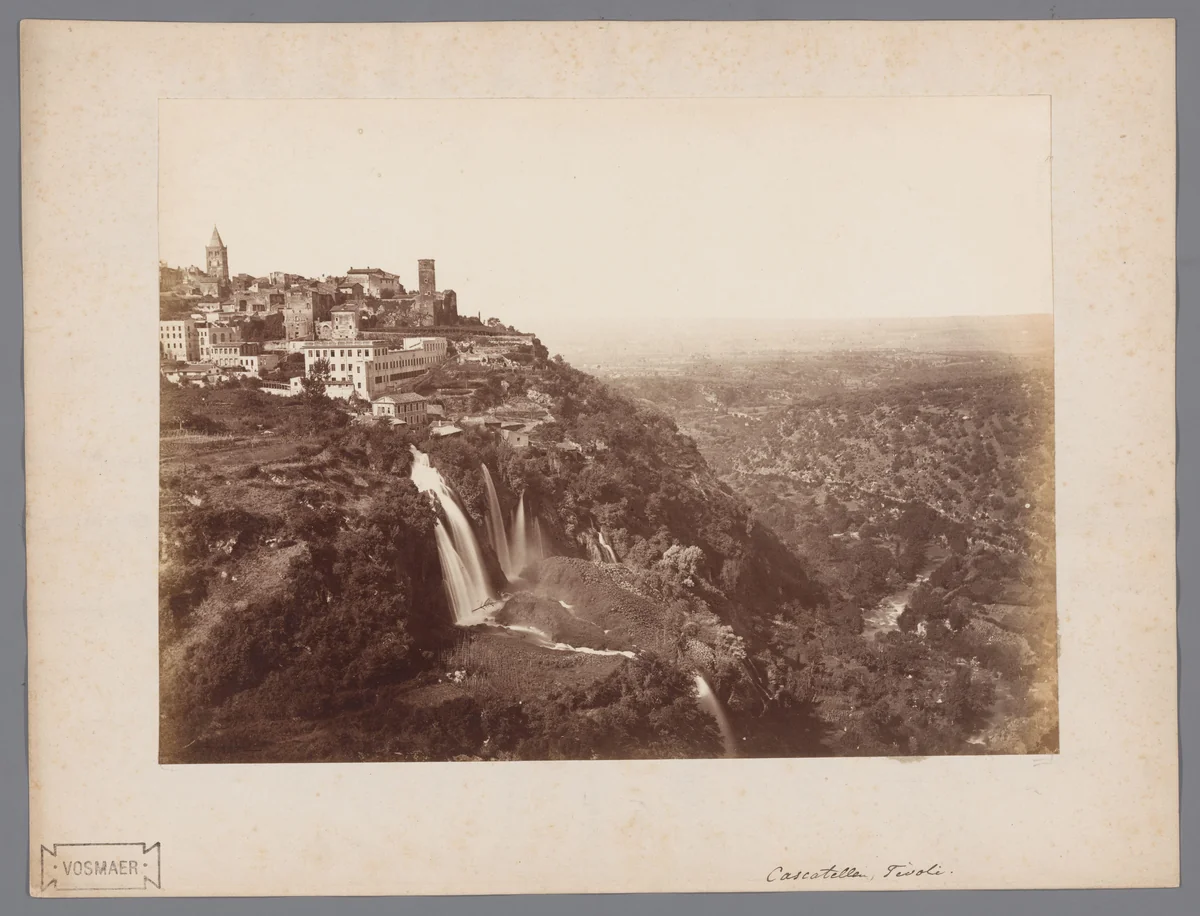 Watervallen bij Tivoli by anonymous, photograph, 1851-1900