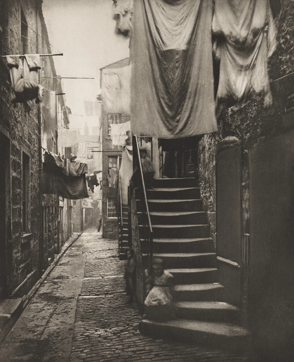 Close No. 193 High Street by Thomas Annan, photograph, 1868