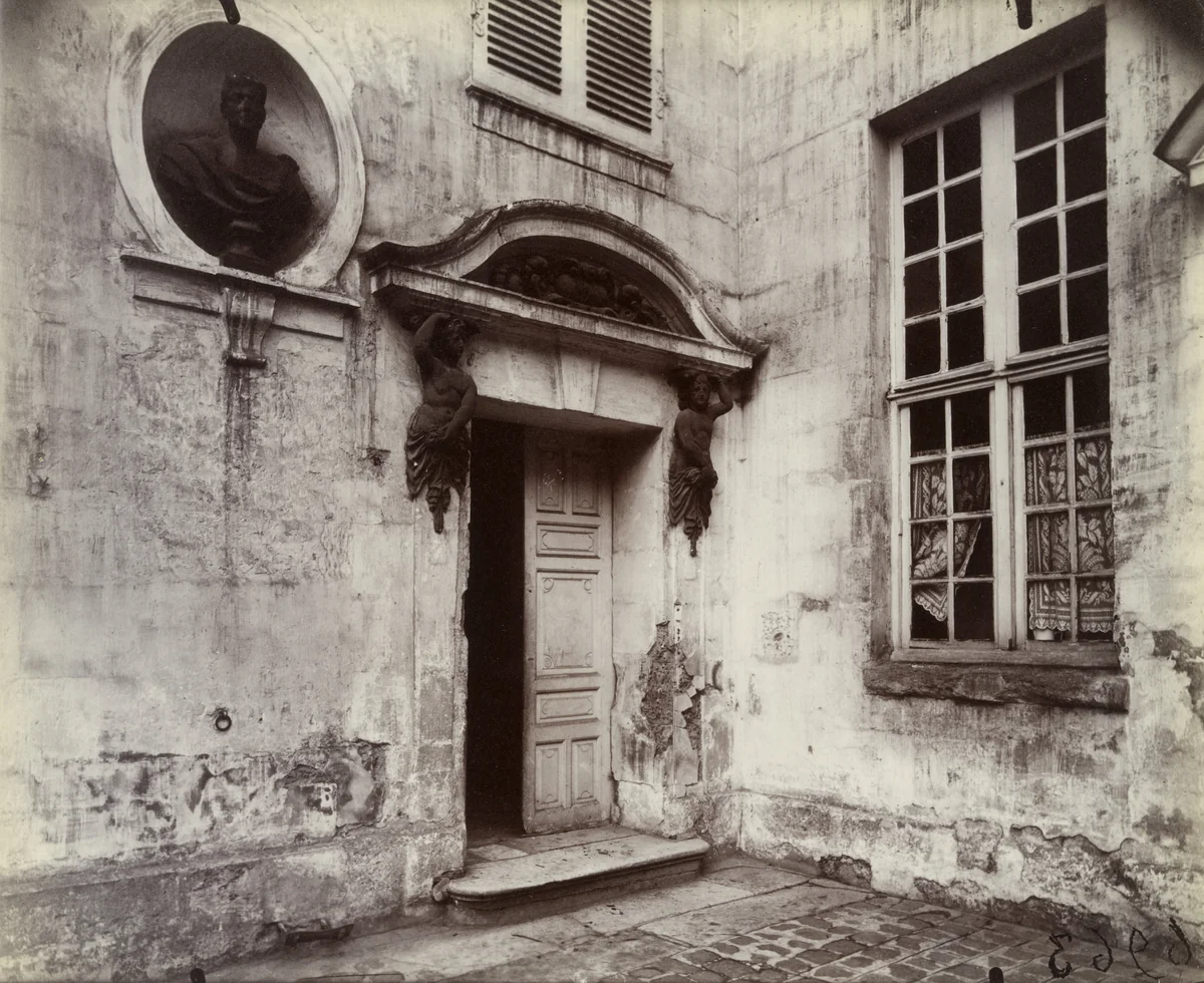 Crépy-en-Valois, vielle demeure XVIe siècle by Eugène Atget, photograph, 1921