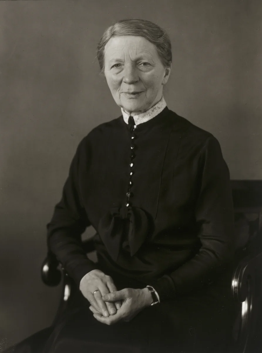 Pastor’s Wife by August Sander, photograph, 1920
