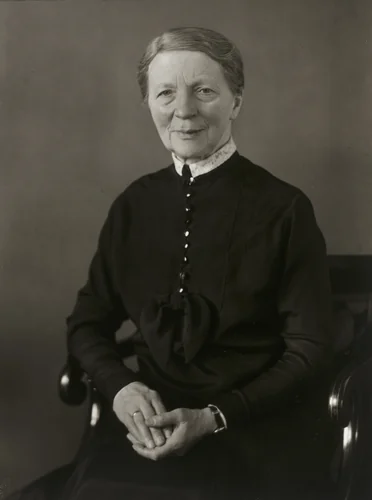 Pastor’s Wife by August Sander, photograph, 1920