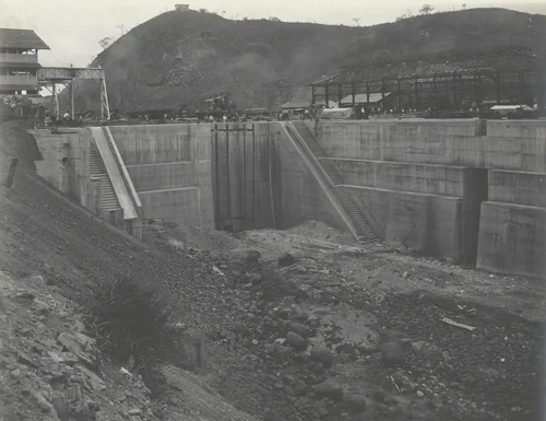 Balboa Terminals. Dry Dock #2, showing headwall by Unidentified Photographer, photograph, 1916
