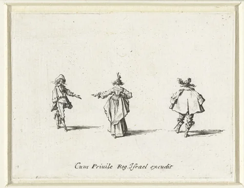 Dame, de rechterhand in de zij, de linkerarm uitgestoken, op rug gezien, tussen twee heren by Jacques Callot, print, 1633-1635