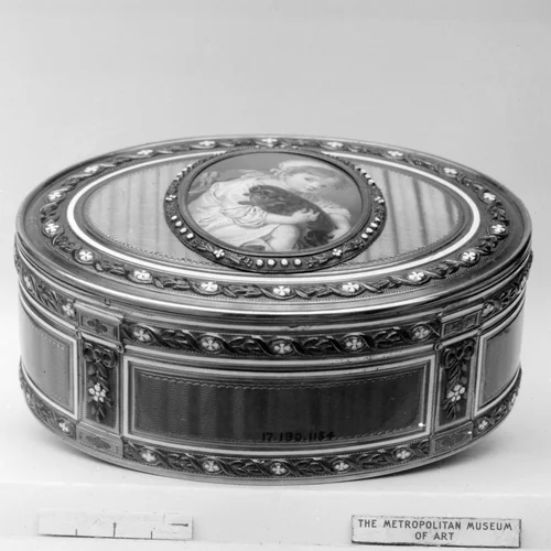 Snuffbox with portrait of a child holding a dog by David Lhonorey, metalwork, 1782-1783