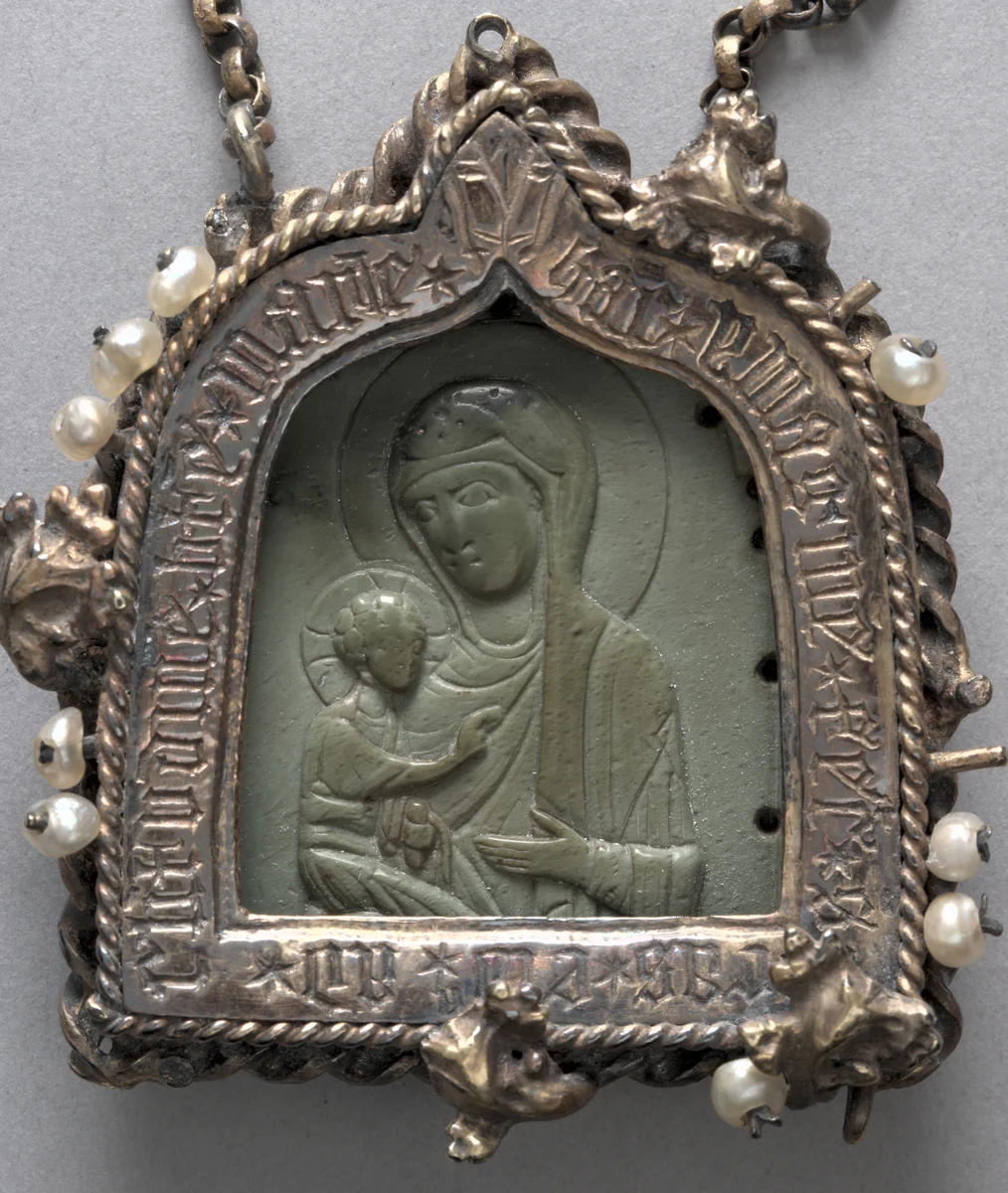Pendant Icon with the Virgin "Dexiokratousa" by Unknown, sculpture, 1100-1199