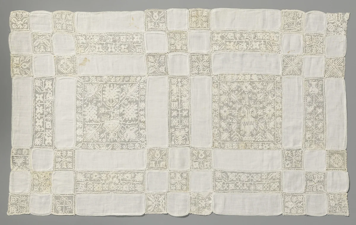 Kleed van vierkanten en rechthoeken afwisselend van linnen en kantborduurwerk met doorstopwerk by anonymous, other, 1600-1624