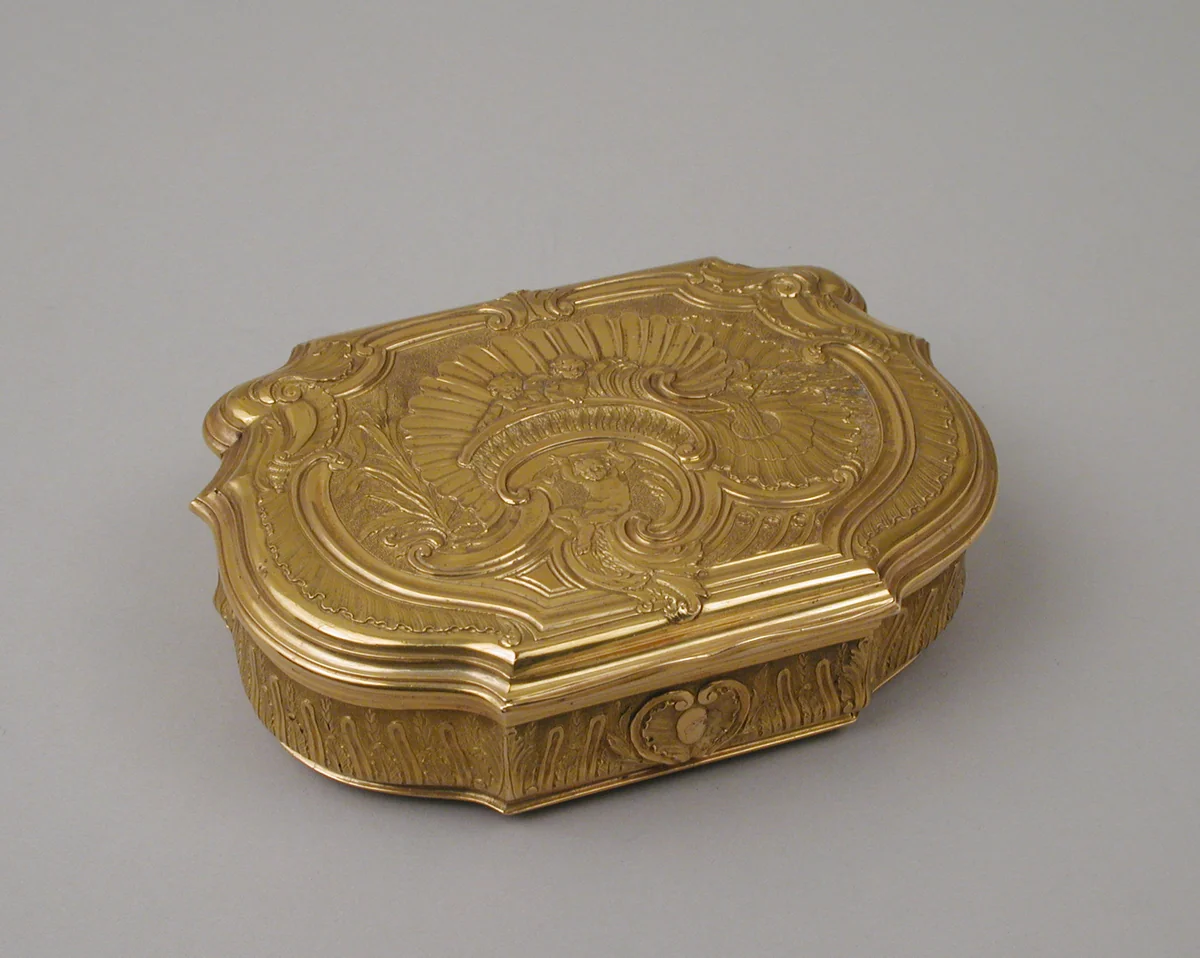 Snuffbox by Daniel Govaers, metalwork, 1732-1738